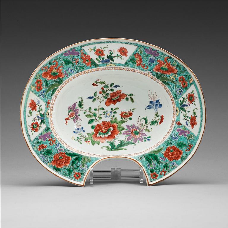 An enamelled barbers dish, Qing dynasty, 18th Century.