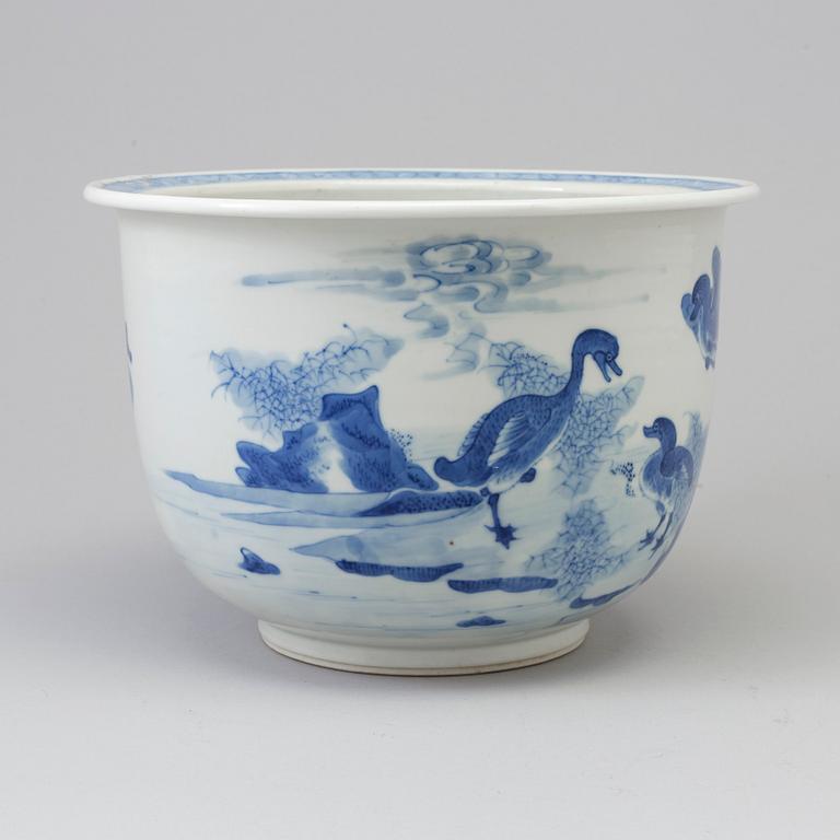 A blue and white flower pot, China, circa 1900.