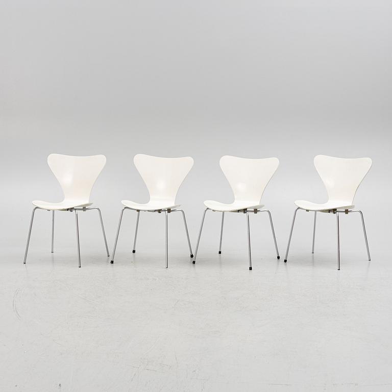 Arne Jacobsen, four "Seven" chairs, Fritz Hansen, 1964-72.