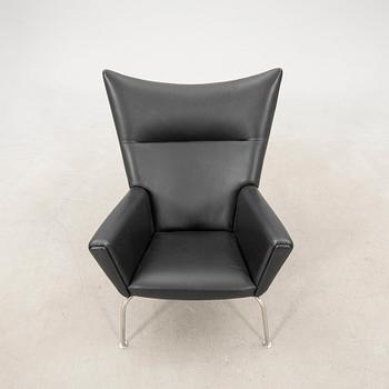 Hans J. Wegner, fåtölj, modell "CH445, Wing Chair", Carl Hansen & Søn, Danmark.