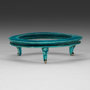 232. A turkoise glazed porcelain stand, Qing dynasty, Kangxi (1662-1722).