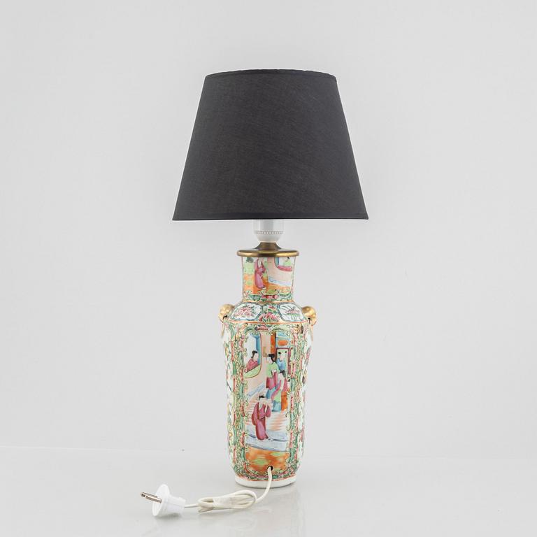 A vase/tablelamp, China, Qing dynasty, laterpart ofthe 19th century.