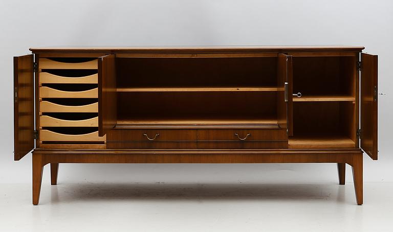 SIDEBOARD, Danmark, 1900-talets mitt.