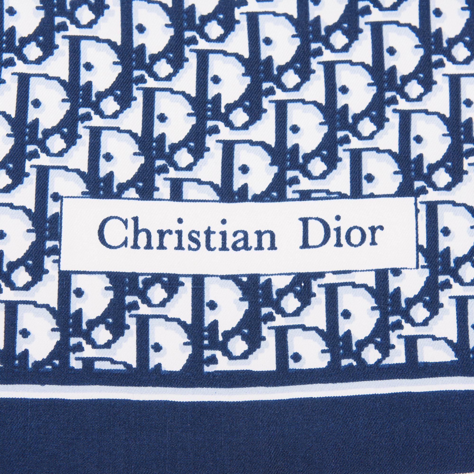 HUIVEJA, 2 kappaletta, Christian Dior.