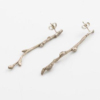 Sofia Björkman, collier, ring och örhängen i form av björkgrenar, silver. Ring med tanzaniter.