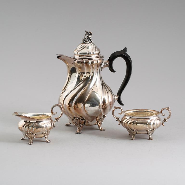 KAFFESERVIS, 3 del, silver, CG Hallberg, Stockholm bla 1952. Total vikt 775 g.
