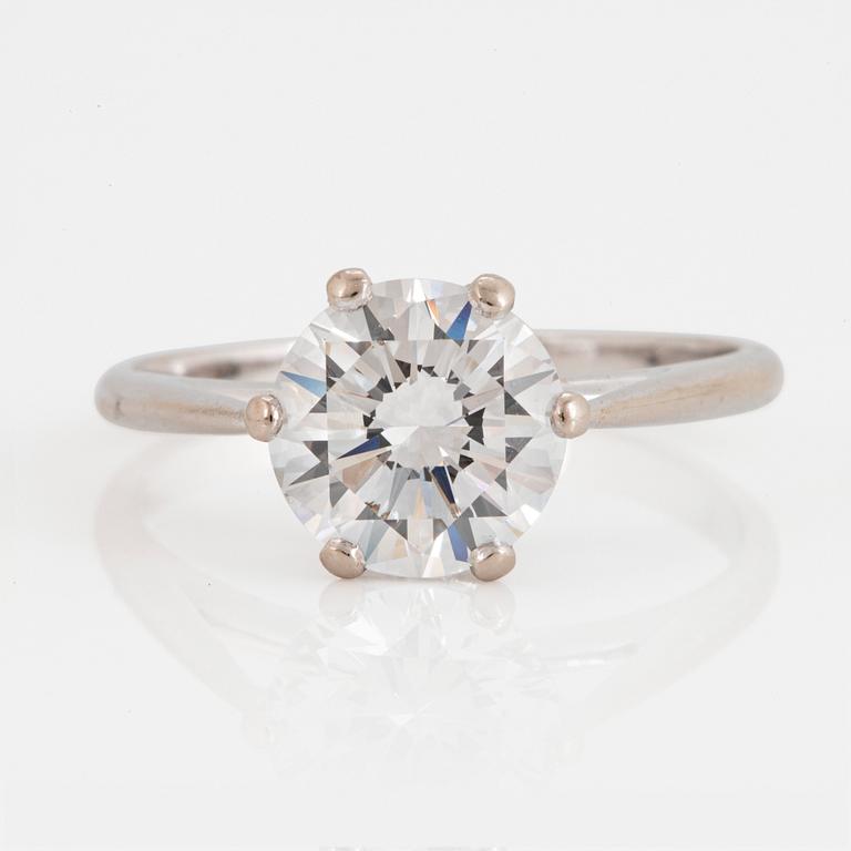 An 18K white gold ring set with a round brilliant-cut diamond 2.08 cts E vvs1.