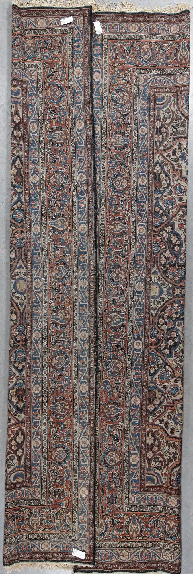 MATTA, semiantik Täbris, ca 412x284 cm.