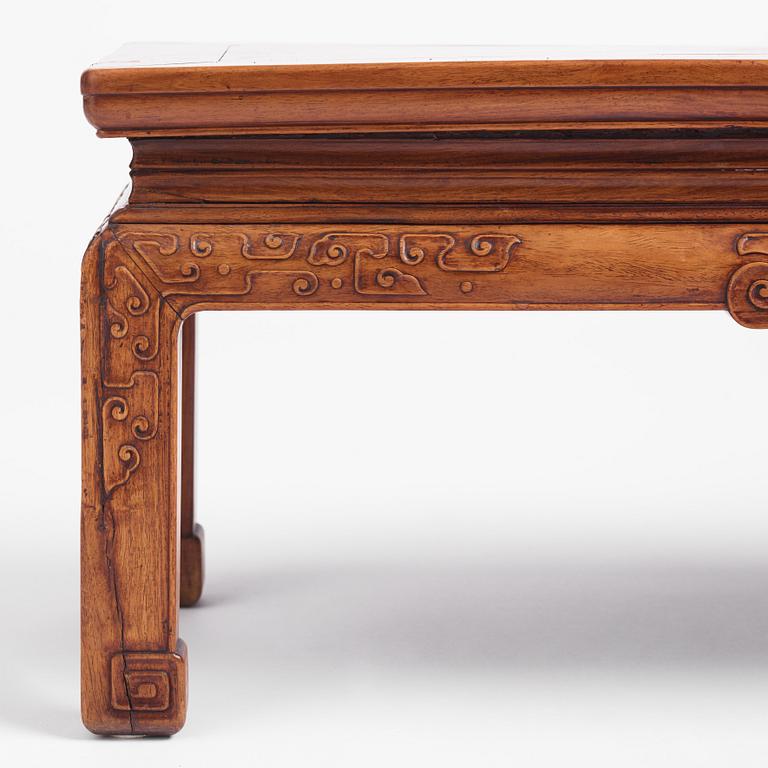 A huanghuali low table, Qing dynasty, 19th century.