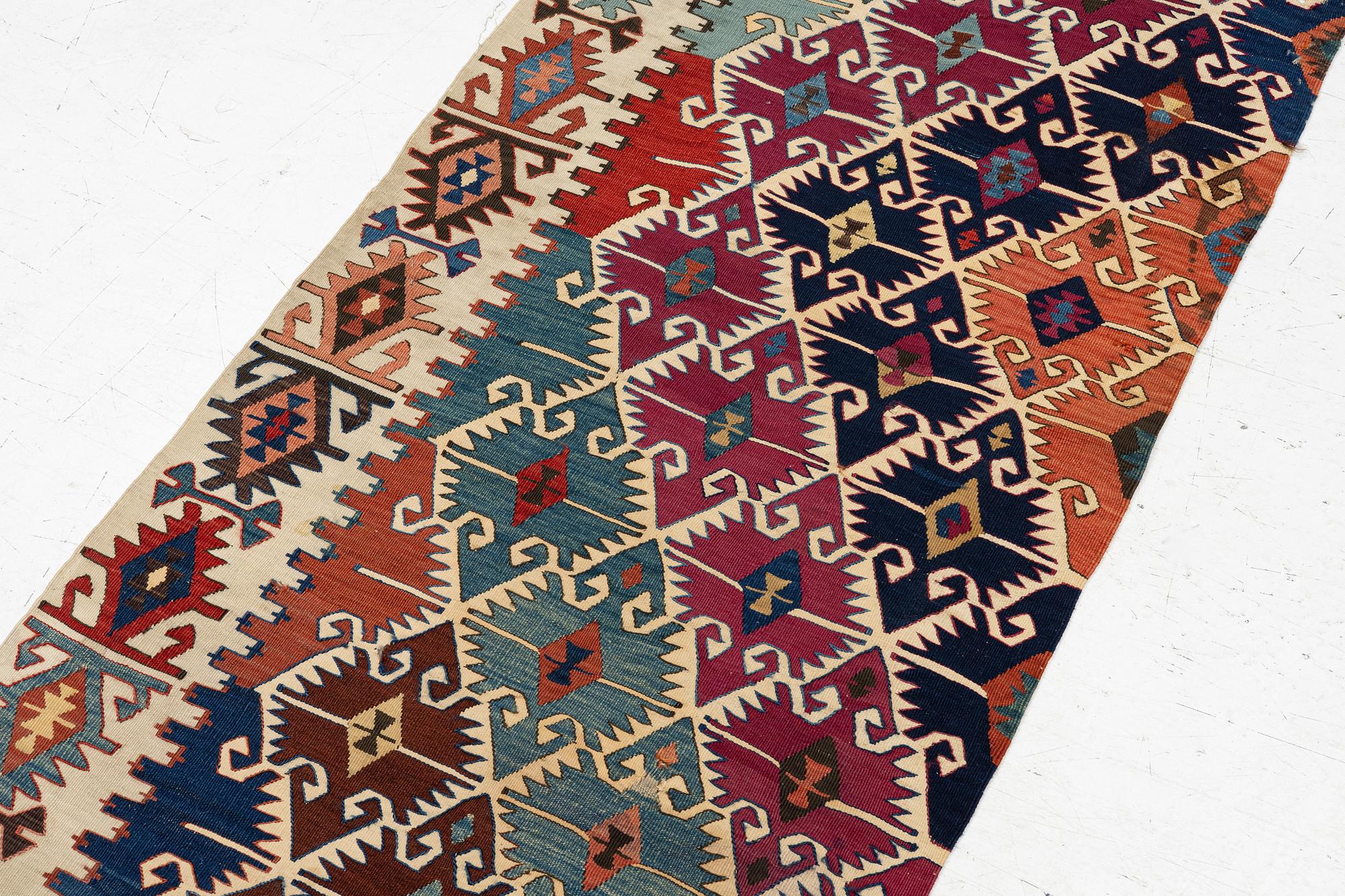 Matta, antik Sivrihisar kelim, Eskişehir området, ca 374 x72 cm.