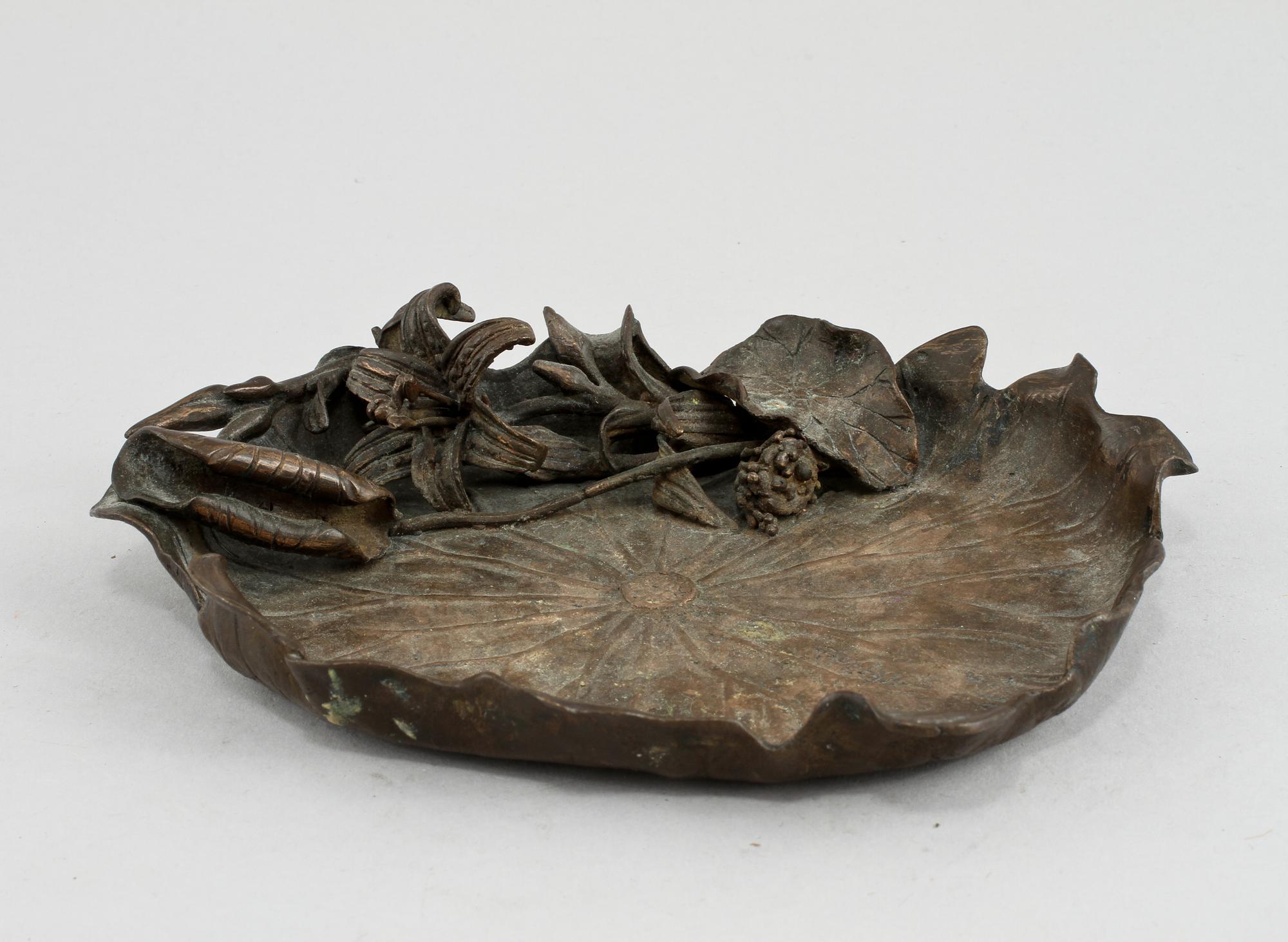 FAT, brons, troligen Japan, omkring 1900.
