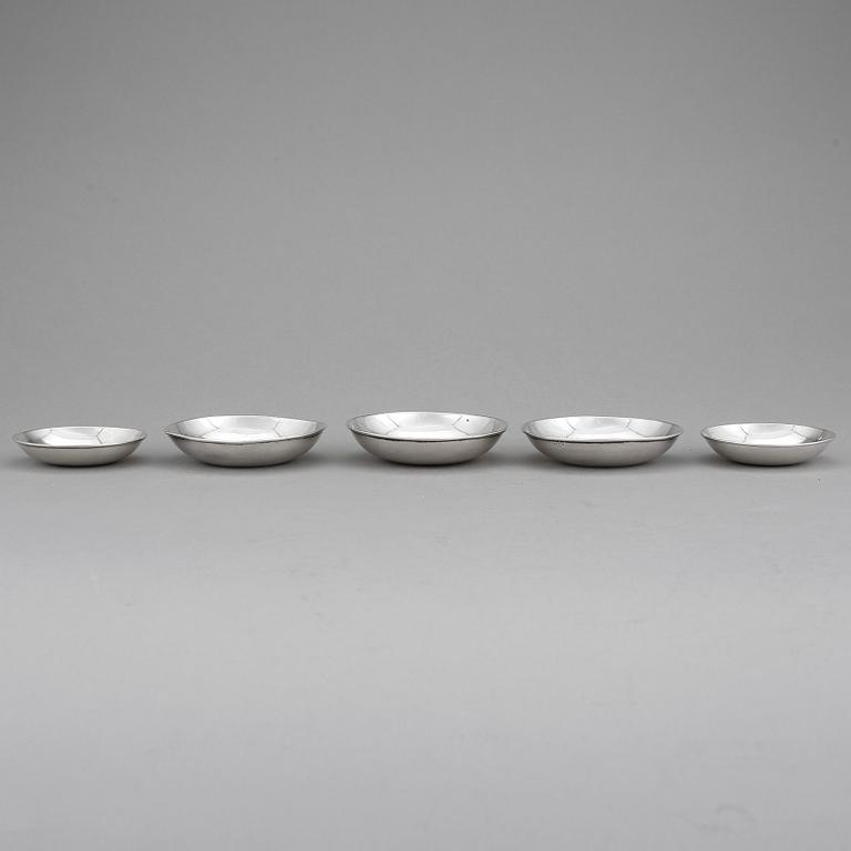 SKÅLAR/FAT, 5 st, silver, Japan. Vikt 228 g.