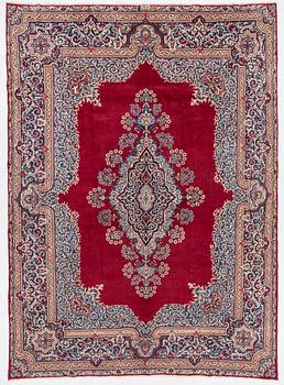 A Yazd carpet, approx. 418 × 297 cm.