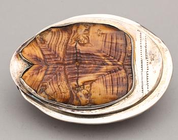 DOSA, sköldpadd samt silver, 1800-tal.