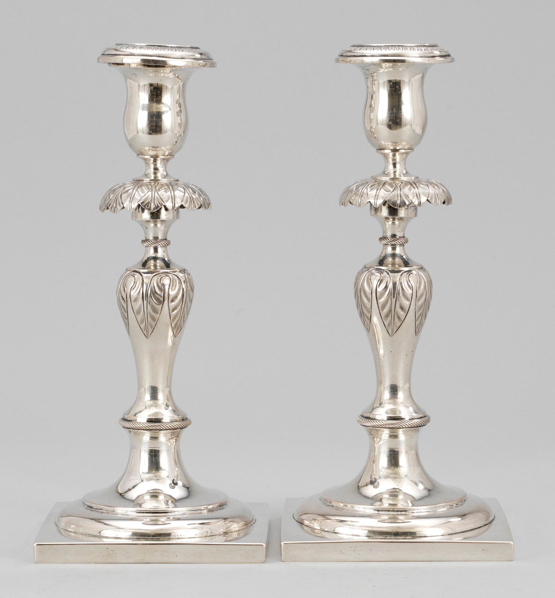 LJUSSTAKAR, ett par, silver. Polen 1800-talets andra hälft.