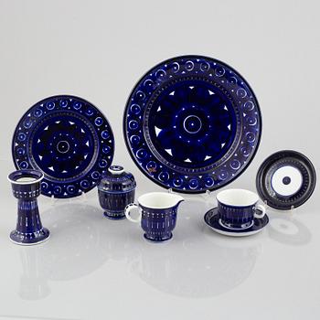 Ulla Procopé, a 40-piece porcelain service, "Valencia", Arabia, Finland.