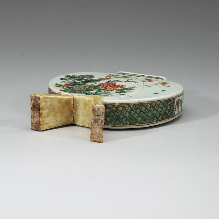 A famille verte vase, Qing dynasty, 19th century.