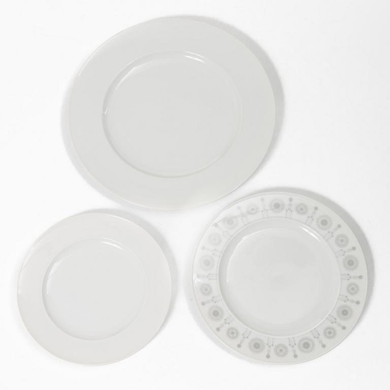 Tapio Wirkkala, A dinner service, 81 pieces, porcelain, “Variation”, Rosenthal Studio-line, designed in 1962.