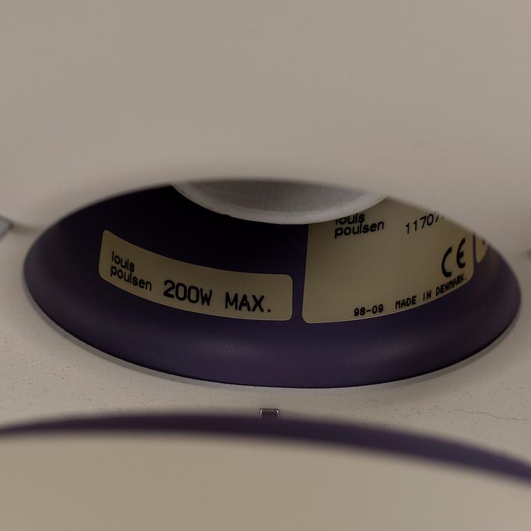 POUL HENNINGSEN, taklampa, "PH-4", för Louis Poulsen, Danmark. Höjd ca 30 cm.