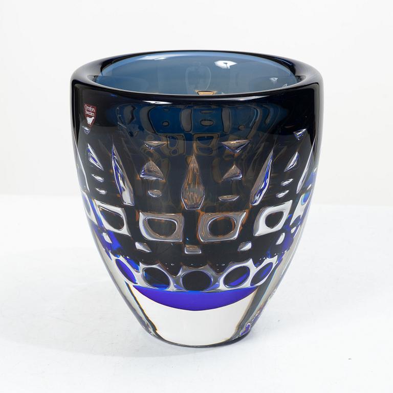 Ingeborg Lundin, a vase, Ariel, Orrefors, 1986.