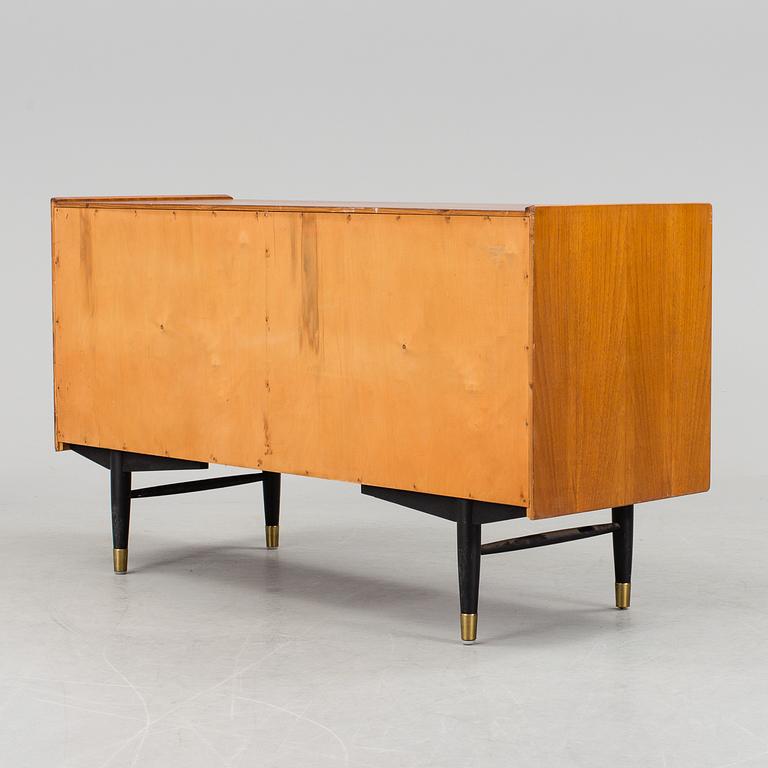 NILS JONSSON, sideboard / skänk, modell 222, Hugo Troeds, Bjärnum, 1950-tal.