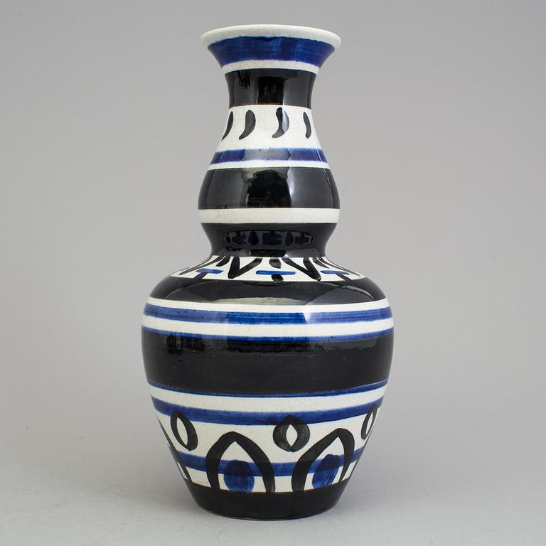 EDWARD HALD, a porcelain vase from Rörstrand, 1920's.
