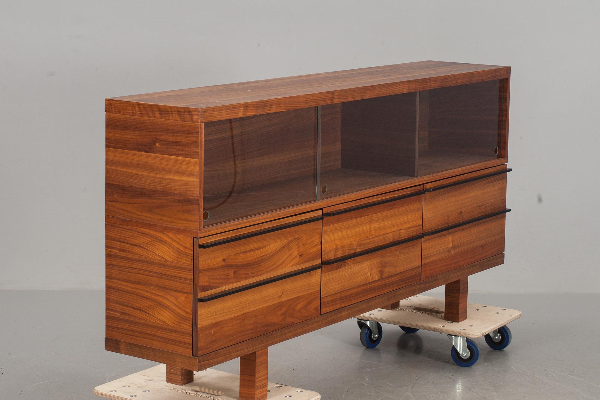SIDEBOARD, 1900-talets sista fjärdedel.