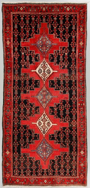 MATTA, Senne, old/semiantik, 307 x 145 cm.