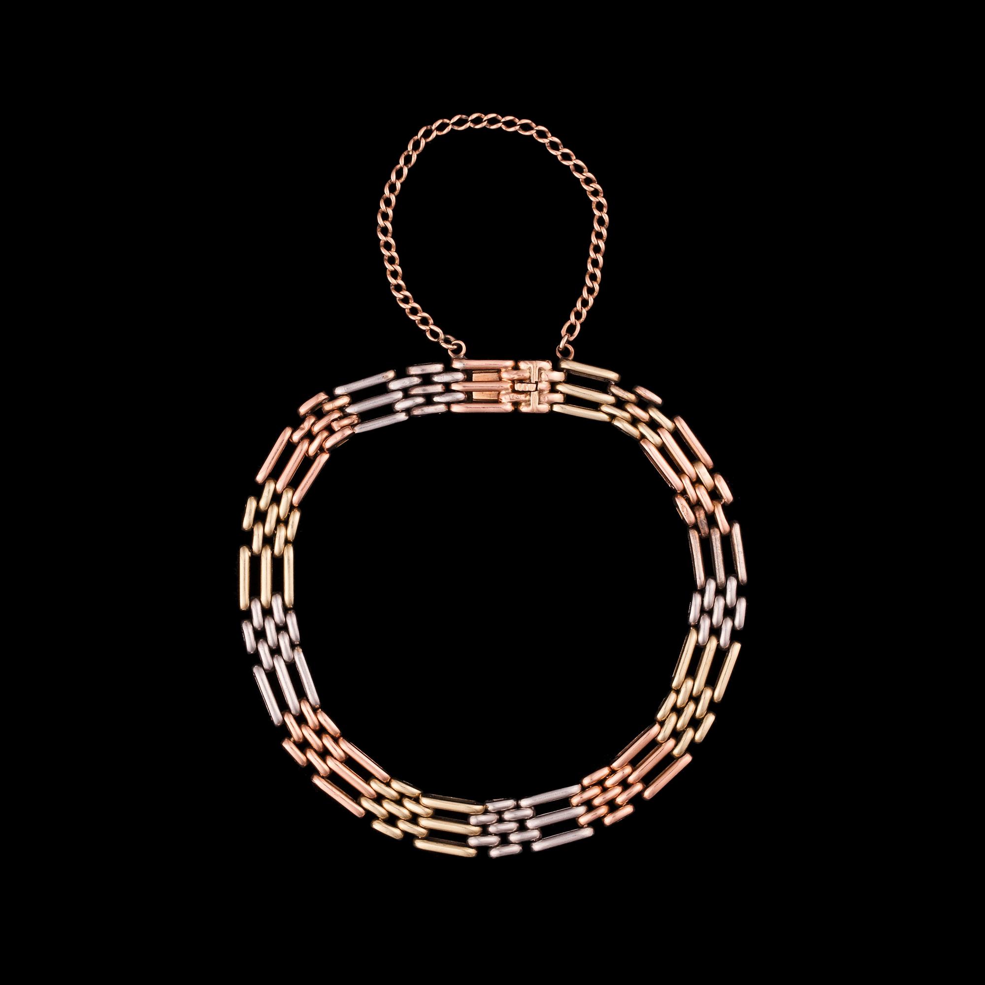 A BRACELET. БРАСЛЕТ, золото 56 ​​пр. в трех цветах, Федор Руч, Санкт-Петербург, 1896-1888 гг. Вес 22 гр.