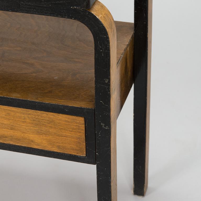 Alvar Aalto, sidobord, modell 87,  O.Y. Huonekalu- ja Rakennustyötehdas A.B. 1930/1940-tal.