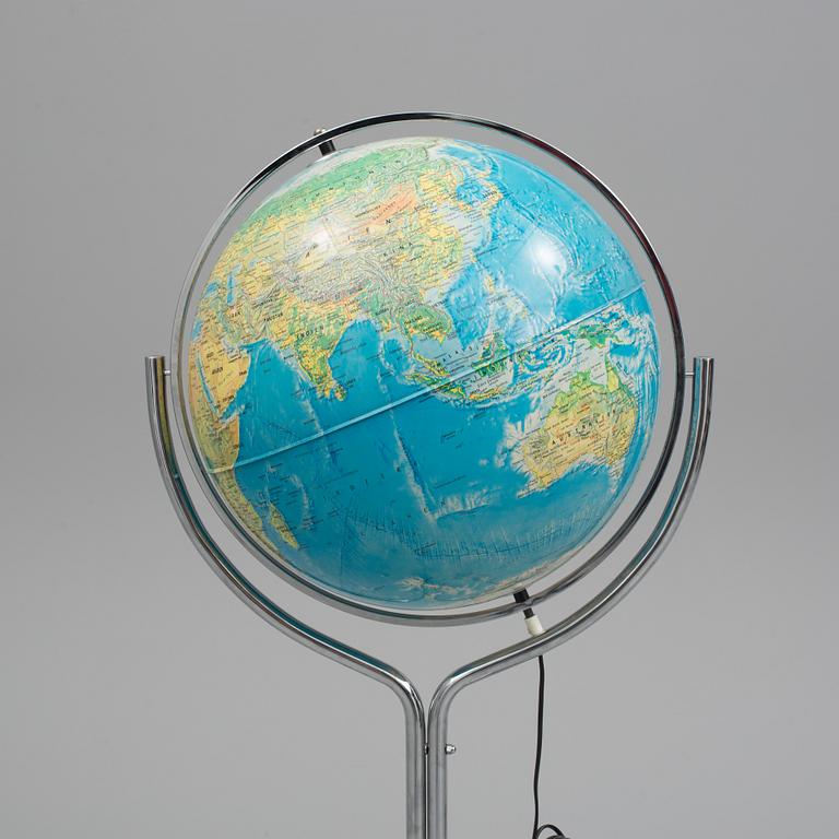 A 'Esselte Kartor AB' floor lamp, in the shape of a globe, 1980s.
