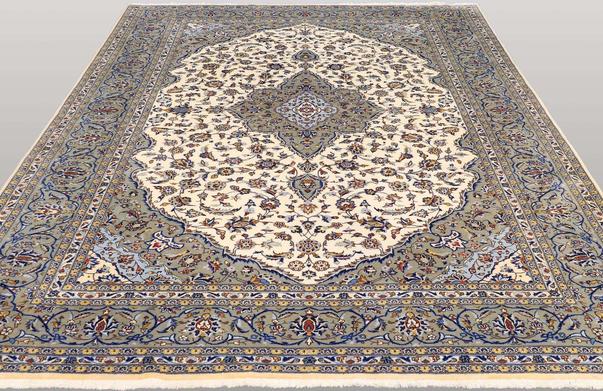 Keshan, ca 350 x 250 cm.