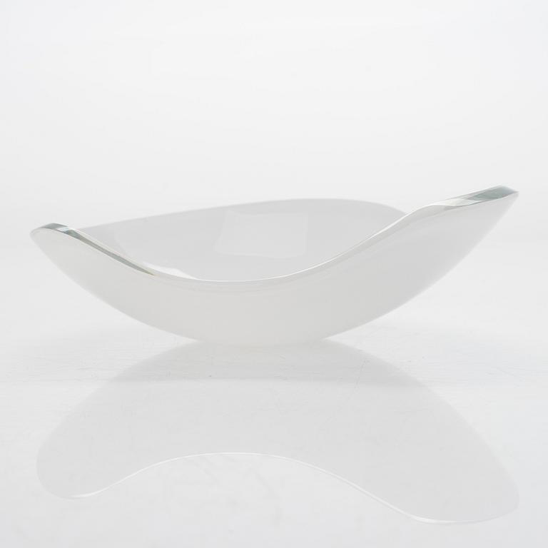 Gunnel Nyman, skål, "Äggskalet", signerad Gunnel Nyman Iittala. Formgiven 1947.