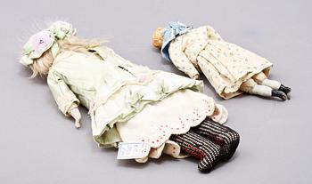 FLICKDOCKA, biskvi, modell 3200, Armand Marseille, Tyskland samt POJKDOCKA, biskvi, 1800/1900-tal.