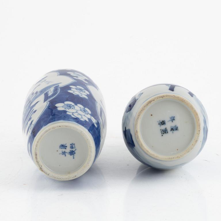 Two blue and white porcelain vases, Qing dynasty, 19th century.