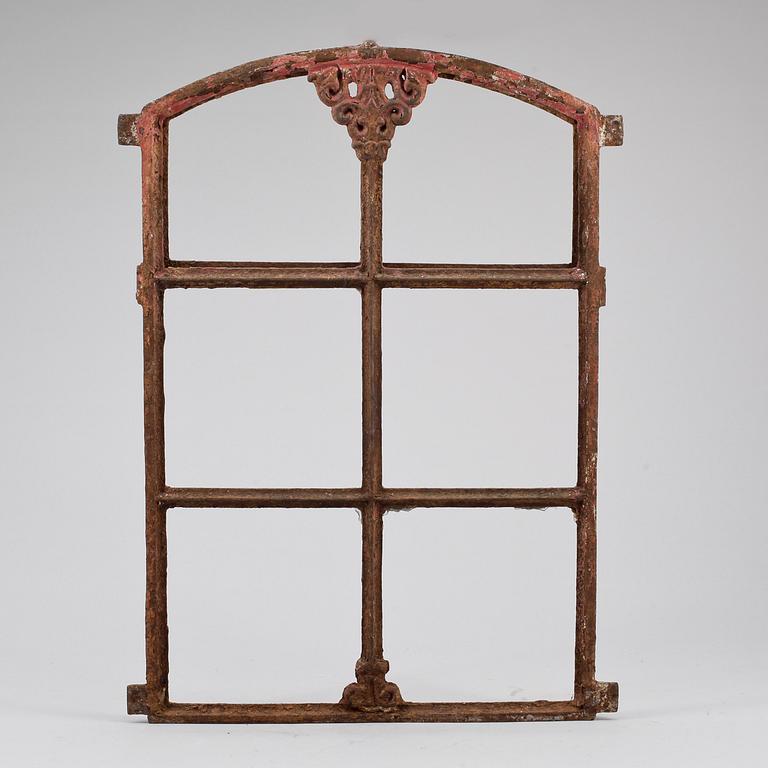 FÖNSTER, gjutjärn, 1800-talets slut.