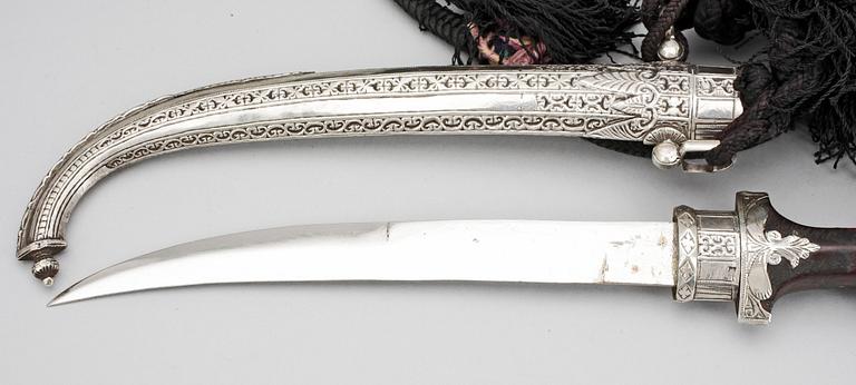 DOLK, orientalisk, silver och trä, 1900-tal.