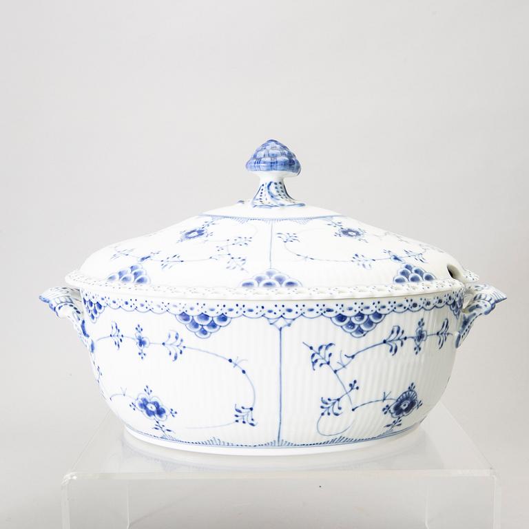 SERVIS, helblonde, 52+1 delar, Musselmalet, Royal Copenhagen.