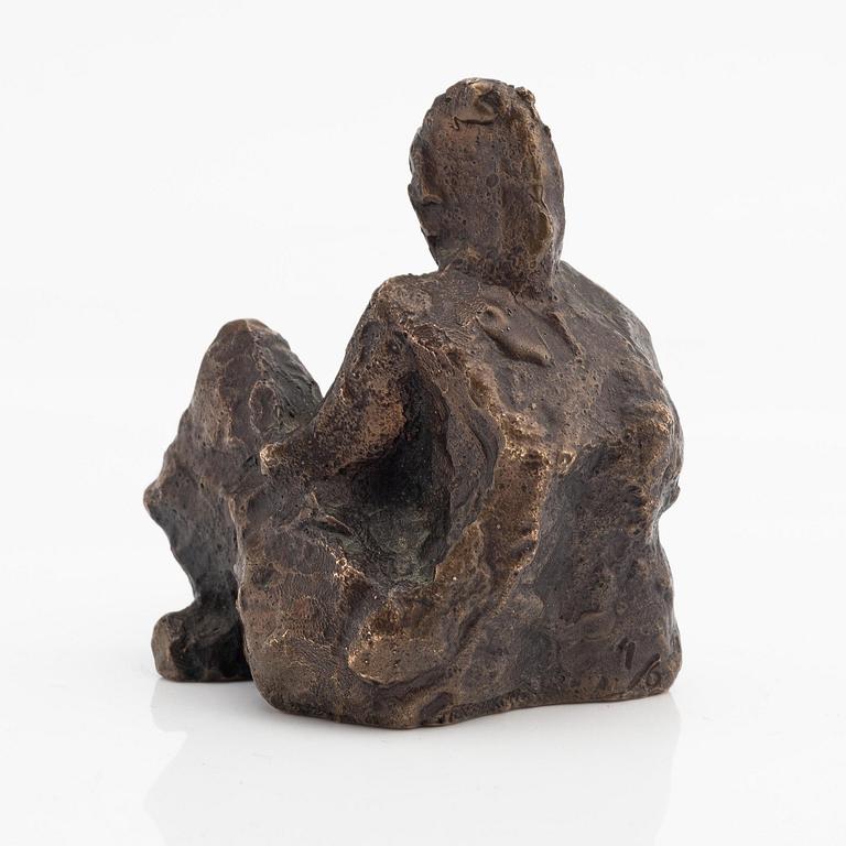 Arne Jones, Seated figure.