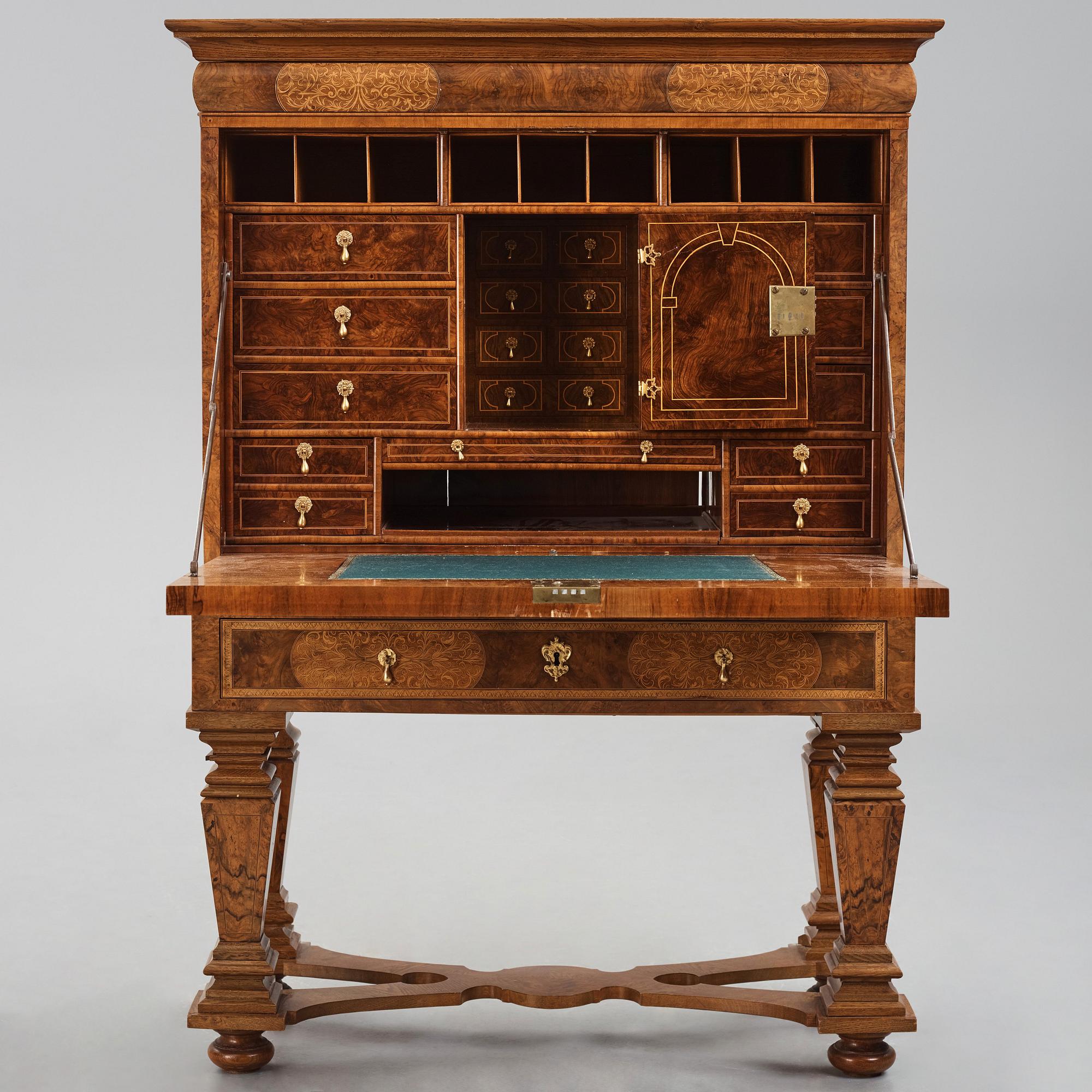 A English William and Mary (Baroque) secretaire.