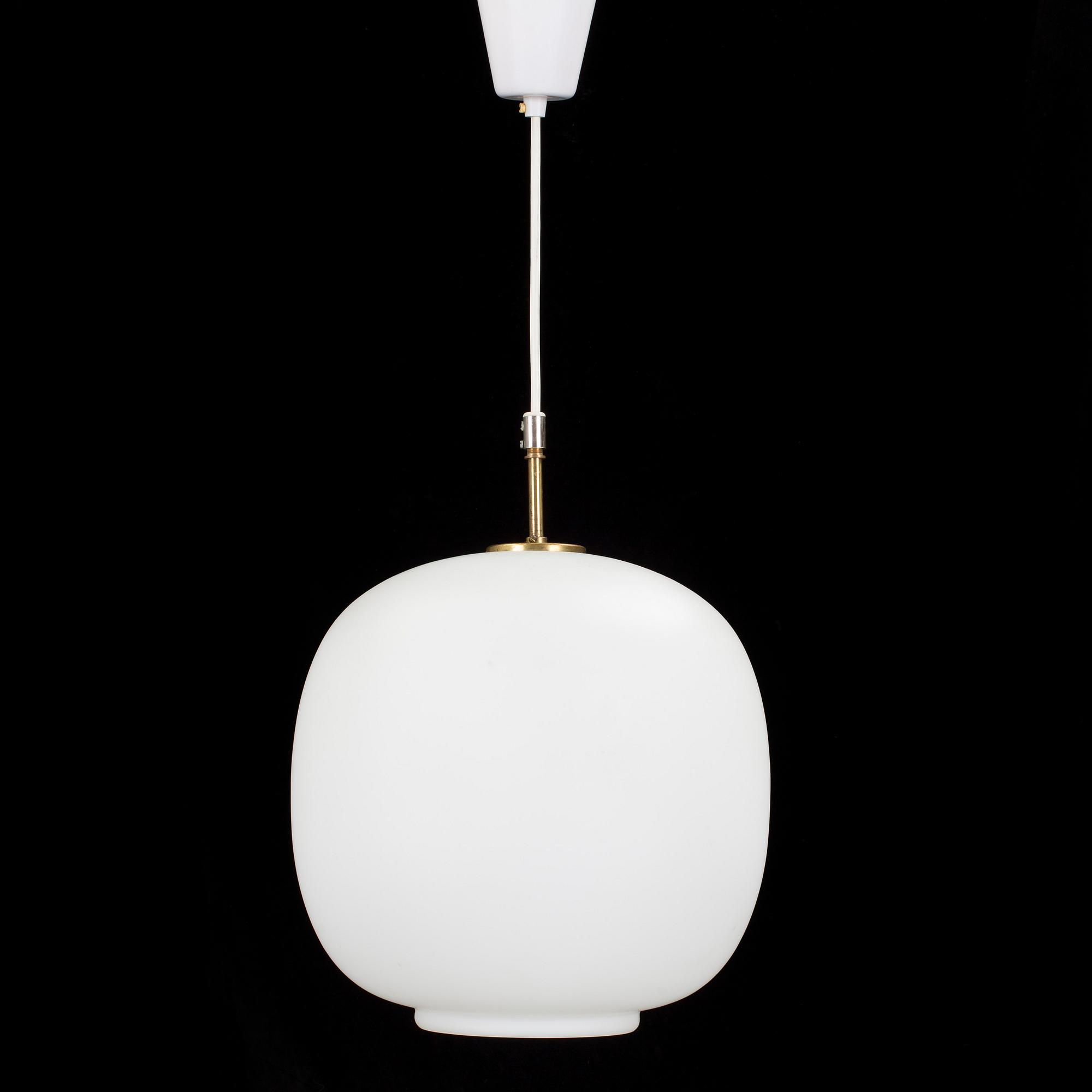 a 20H Century glass lamp "Radio pendel" designed by Vilhelm Lauritzen.