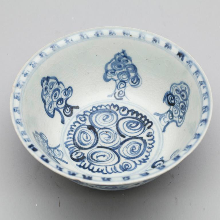 SKÅL, porslin, Ming dynastin (1368-1644).