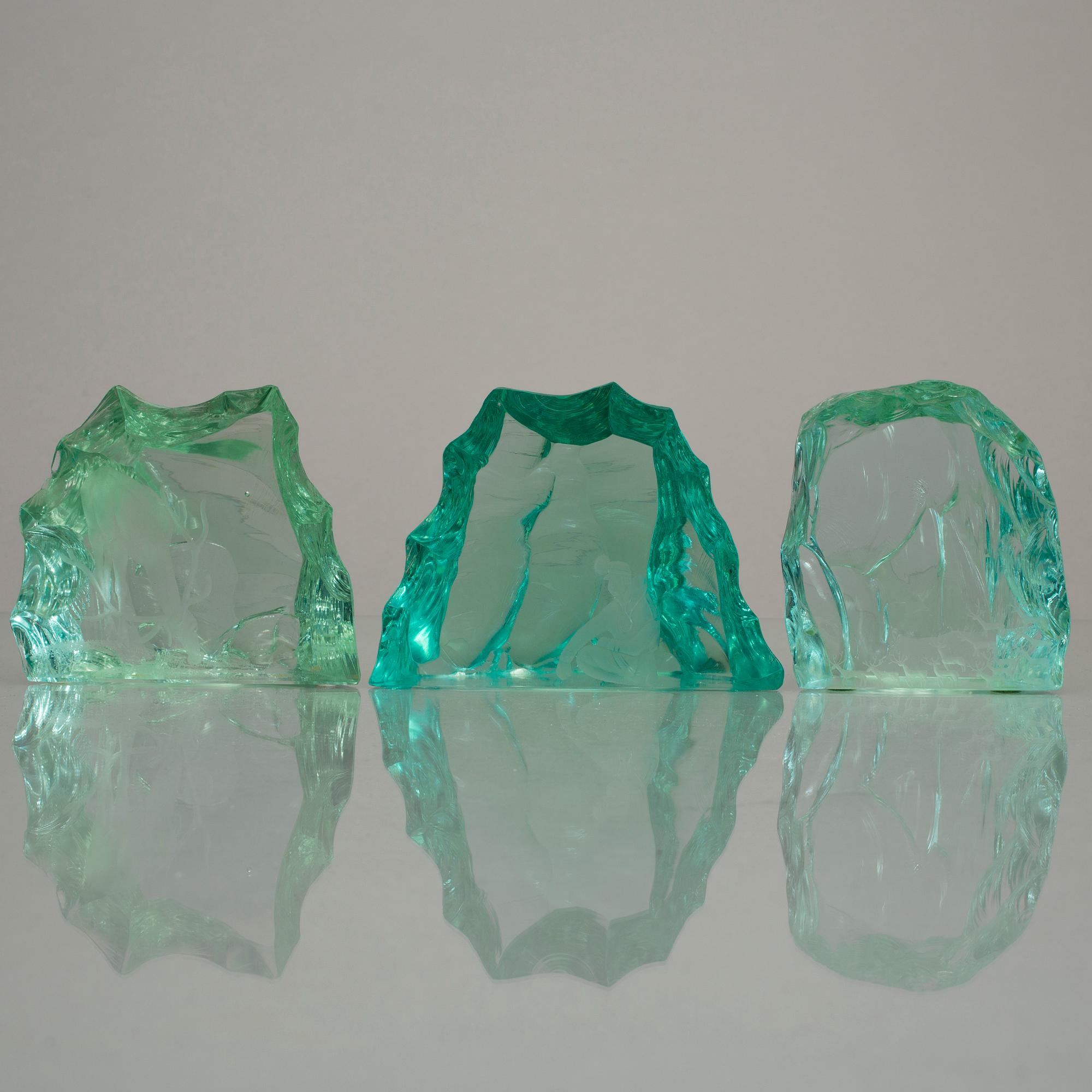 SKULPTURER, 7 st "Isberg", glas, Vicke Lindstrand, signerade, Kosta Boda.