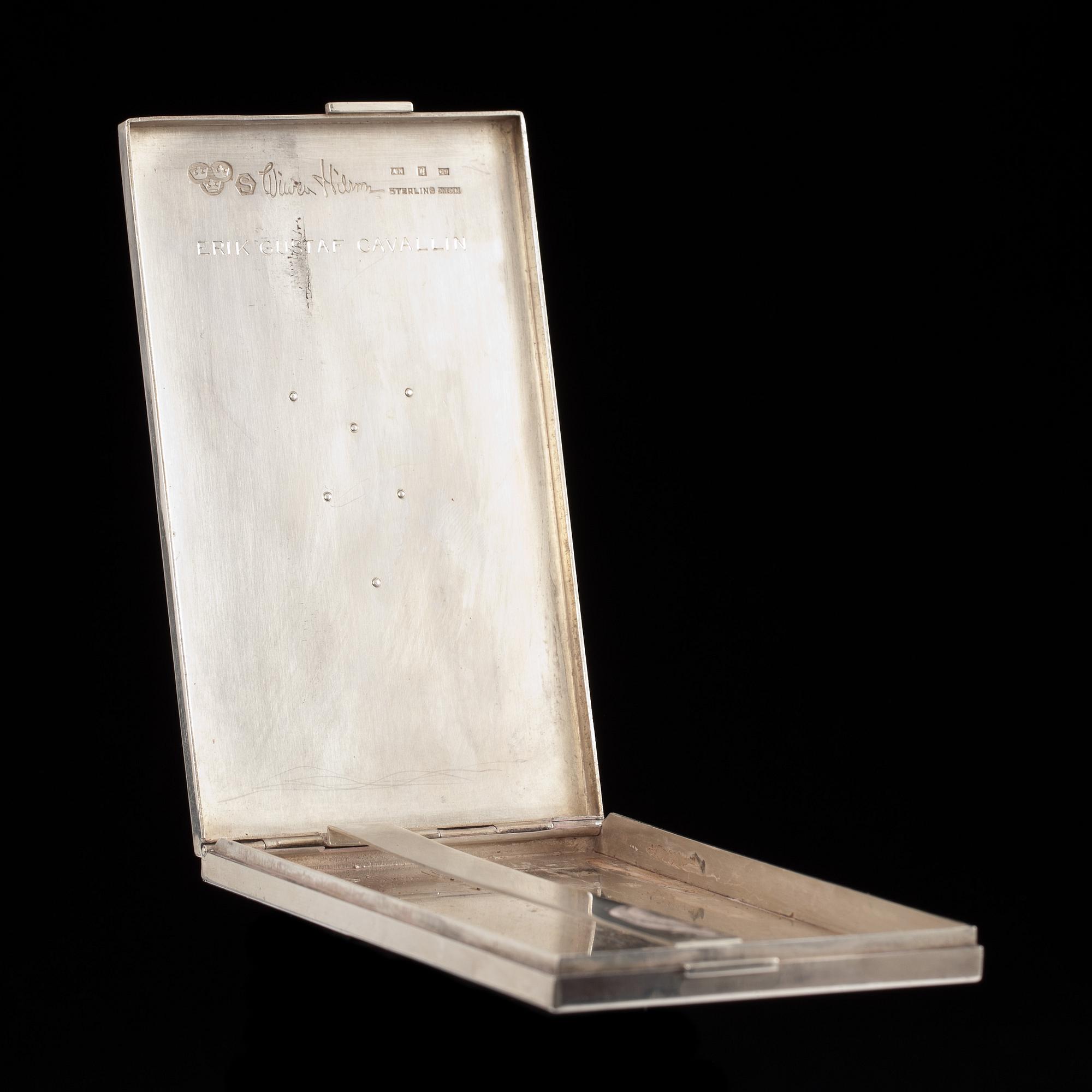 CIGARETTETUI, sterlingsilver, Wiwen Nilsson, Lund, 1953. Vikt ca 220 g.