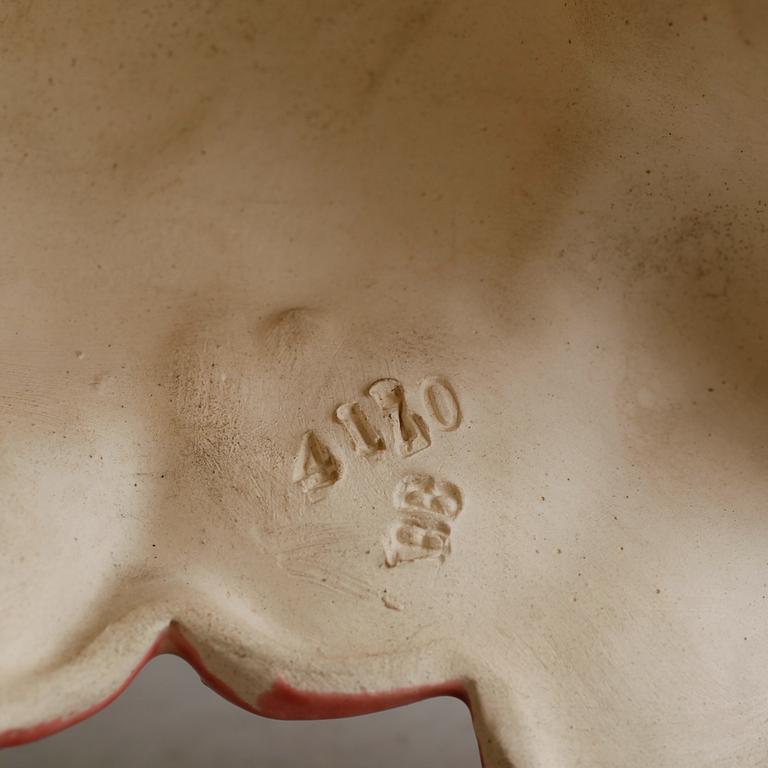 SKÅL PÅ FOT, majolika, sannolikt Tyskland, omkring år 1900.