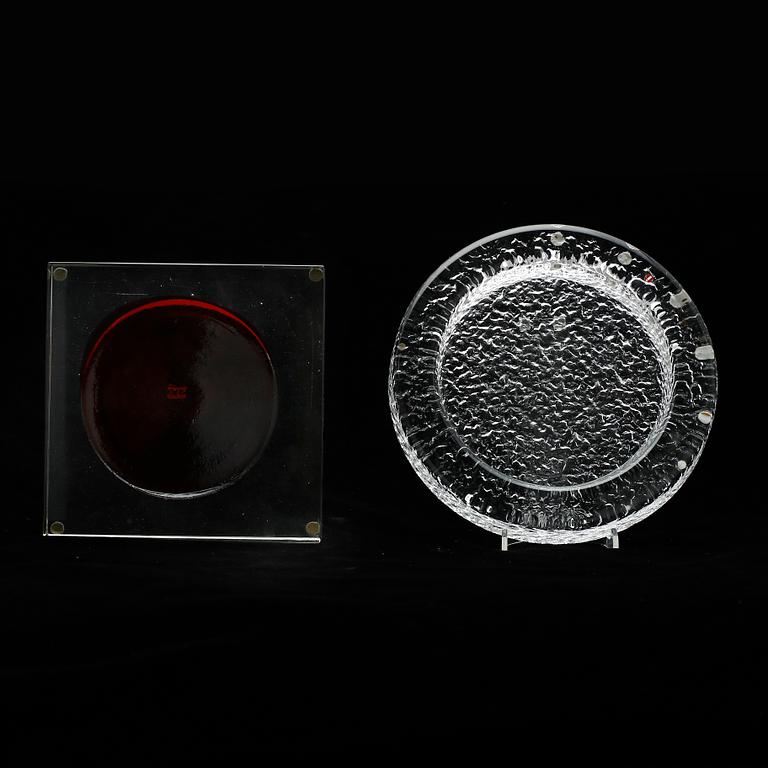 FAT, 2 st, glas, Venini, Italien, respektive Iittala, Finland, 1900-talets andra hälft.