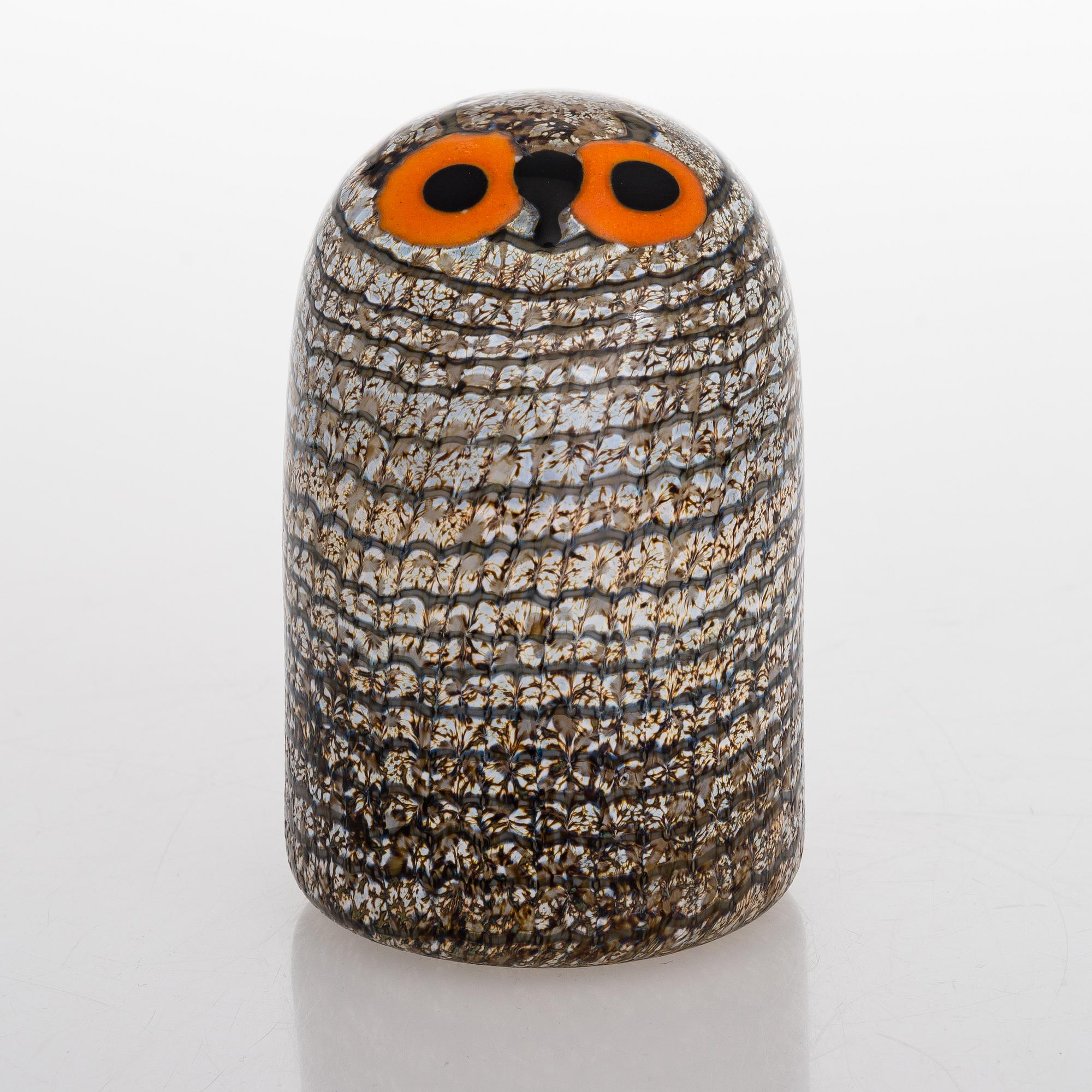Oiva Toikka, a glass bird signed O. Toikka Nuutajärvi.