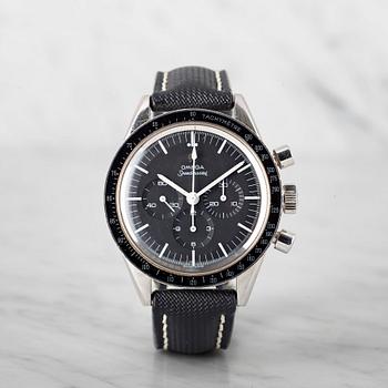 32. OMEGA, Speedmaster, chronograph.