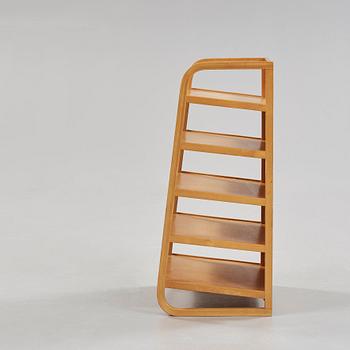 An Alvar Aalto birch shelf, made on license by Aalto Design Hedemora Sweden 1946-56, for Artek.