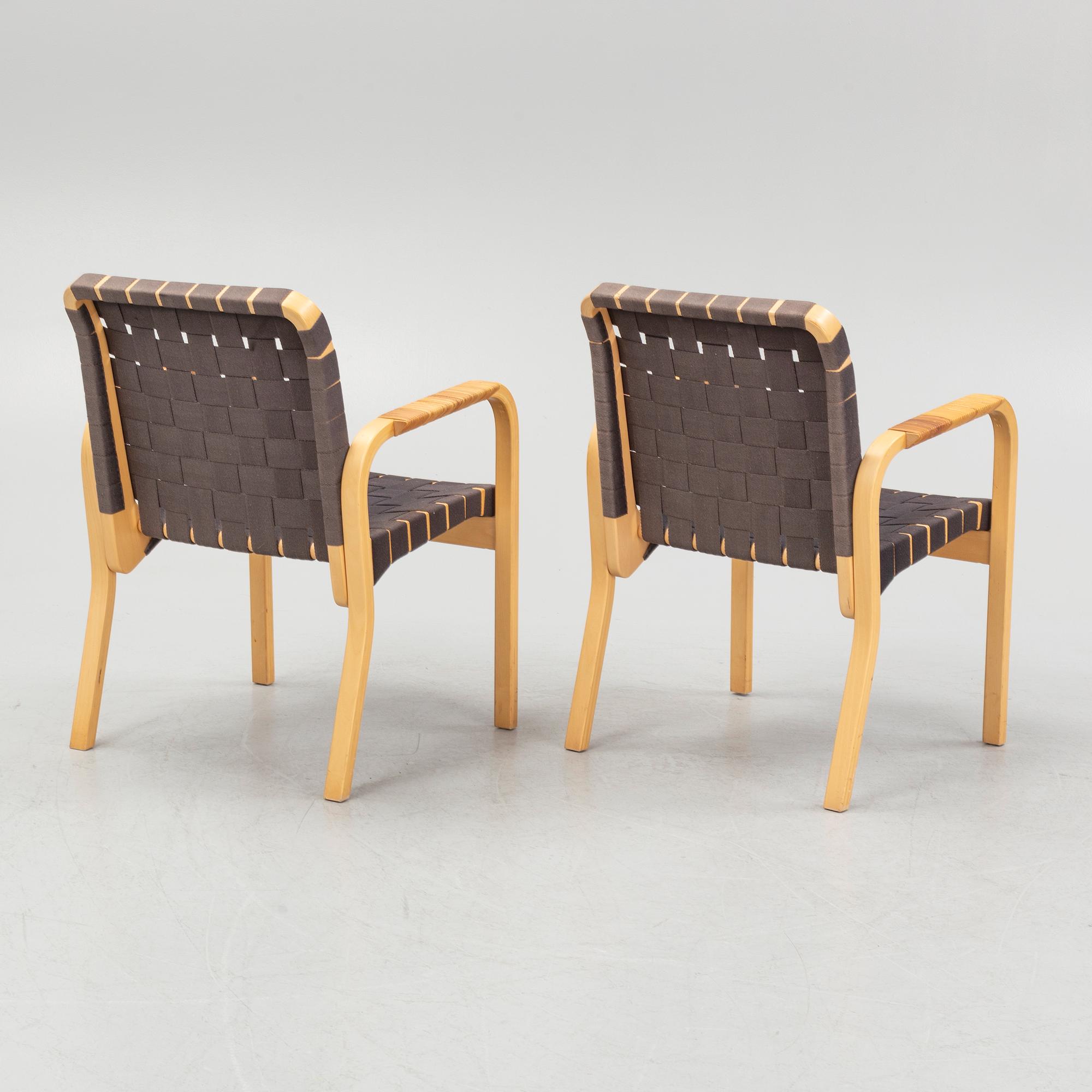 Alvar Aalto, karmstolar, ett par modell 45, Artek 2000-tal.